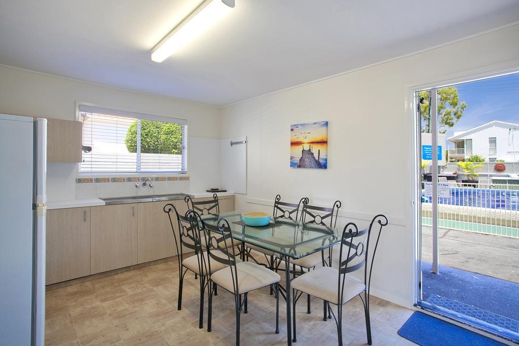 الشقق الفندقية نوسافيلفي  Regency Waterfront Noosa الغرفة الصورة